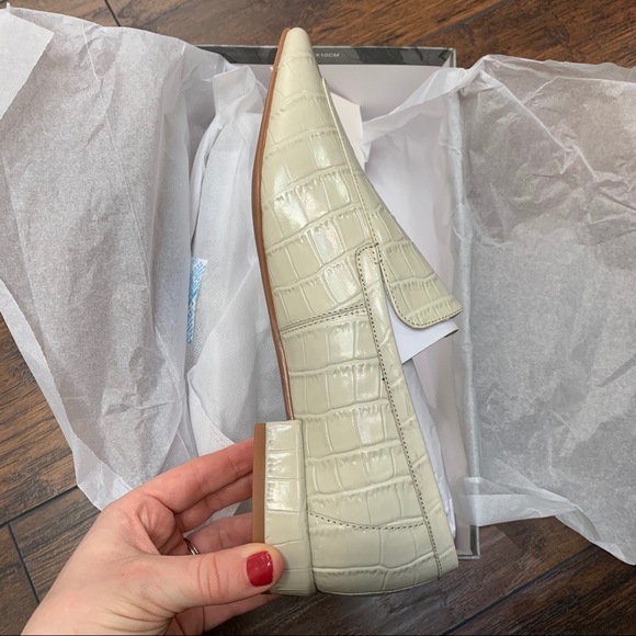 NWT Jeffrey Campbell Marko Croc Embossed Loafer in Ivory - Picture 11 of 11